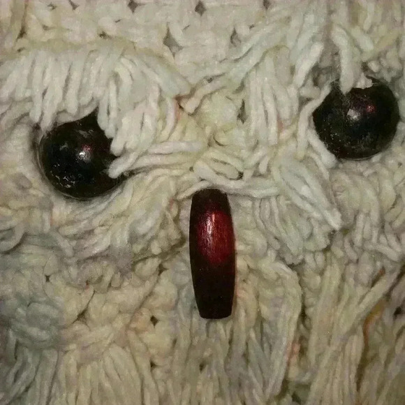 Vintage Macrame Owl Motif Beige W/ Wooden Accent Closure - Picture 12 of 13